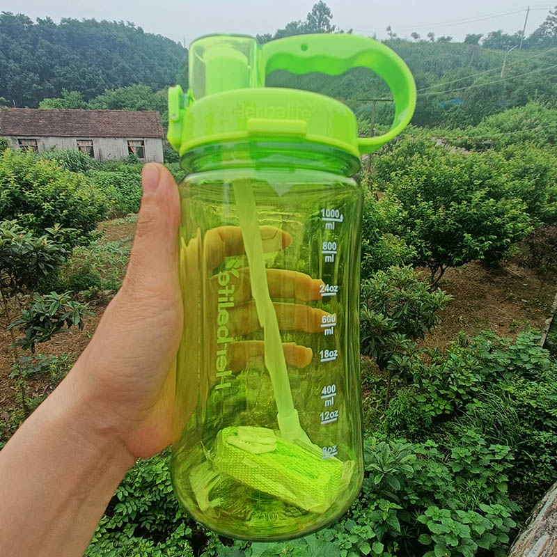زجاجة ماء بلاستيكية صحية بسعة  - مراجعة Nutrition Sports Fitness وسعره